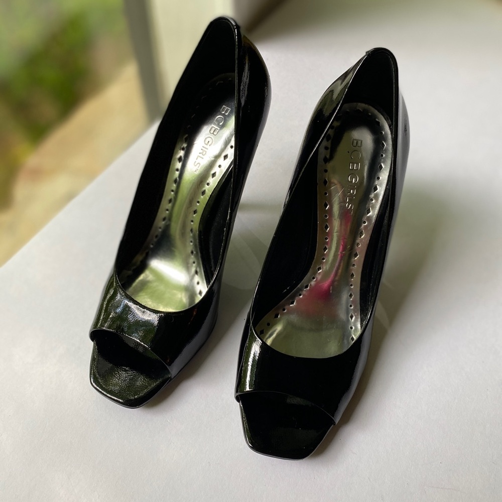 BCBGirls Women’s Black Patent Leather Upper Peep Toe Stiletto Shoes BG-Ariel 7B
